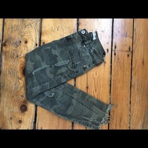 Camouflage skinny Jeans with rips